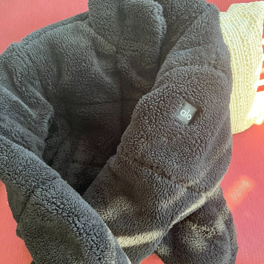 Womens ALO Medium sherpa jacket